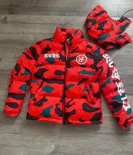 Load image into Gallery viewer, ORANGE CAMO BUBBLE JACKET